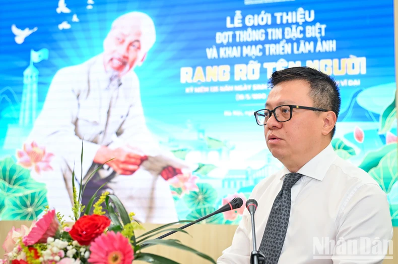 Báo Nhân Dân khai mạc triển lãm và ra mắt ấn phẩm đặc biệt kỷ niệm 135 năm Ngày sinh Chủ tịch Hồ Chí Minh ảnh 3