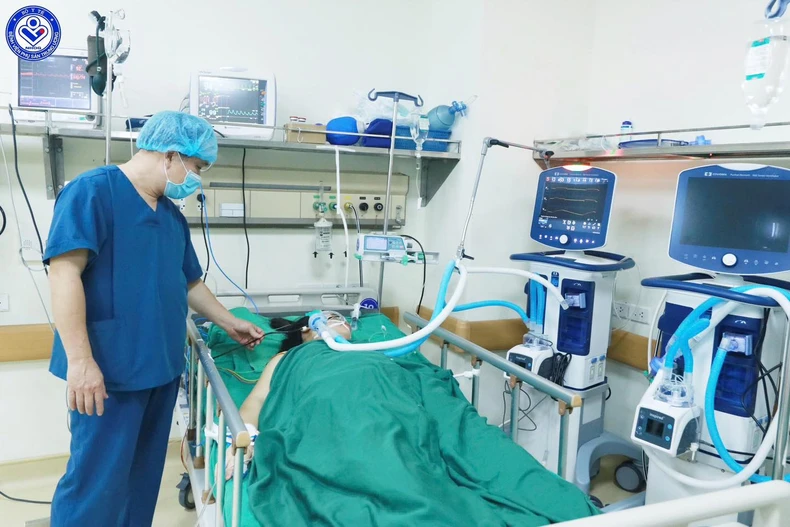 30 phút kịch tính cứu sản phụ bị ngưng tuần hoàn trên bàn sinh mổ ảnh 2