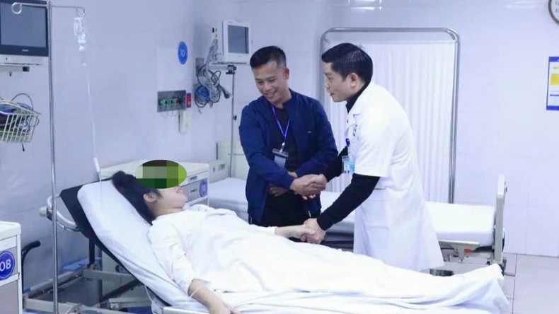 30 phút kịch tính cứu sản phụ bị ngưng tuần hoàn trên bàn sinh mổ ảnh 3