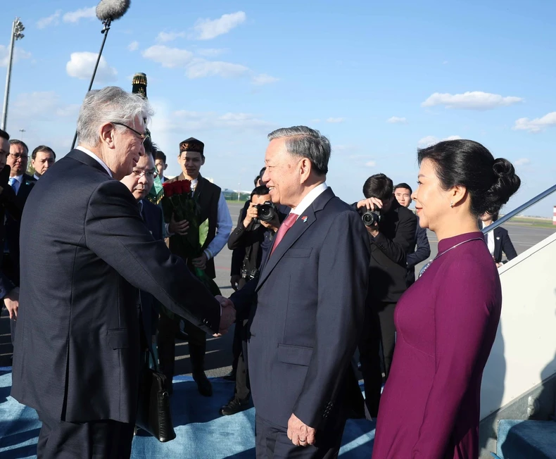 Tổng Bí thư Tô Lâm và Phu nhân bắt đầu thăm cấp Nhà nước Cộng hòa Kazakhstan ảnh 1