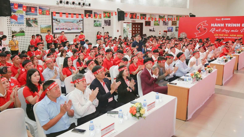 Hành trình Đỏ năm 2025 dự kiến tiếp nhận 100 nghìn đơn vị máu ảnh 3