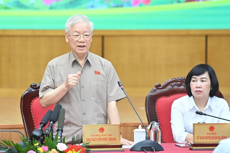 Hình ảnh Tổng Bí thư Nguyễn Phú Trọng tiếp xúc cử tri sau kỳ họp Quốc hội -0