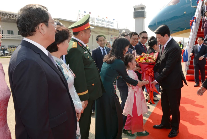 Chủ tịch nước Lương Cường đến Viêng Chăn, bắt đầu thăm cấp Nhà nước tới Lào ảnh 2