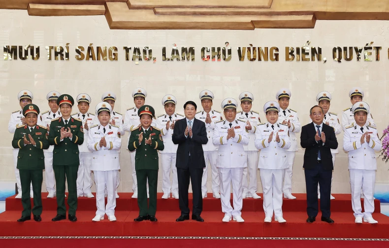 [Ảnh] Chủ tịch nước dự Lễ kỷ niệm 70 năm Ngày thành lập Hải quân nhân dân Việt Nam ảnh 5