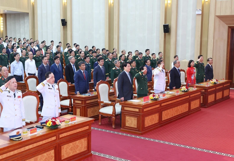 [Ảnh] Chủ tịch nước dự Lễ kỷ niệm 70 năm Ngày thành lập Hải quân nhân dân Việt Nam ảnh 2