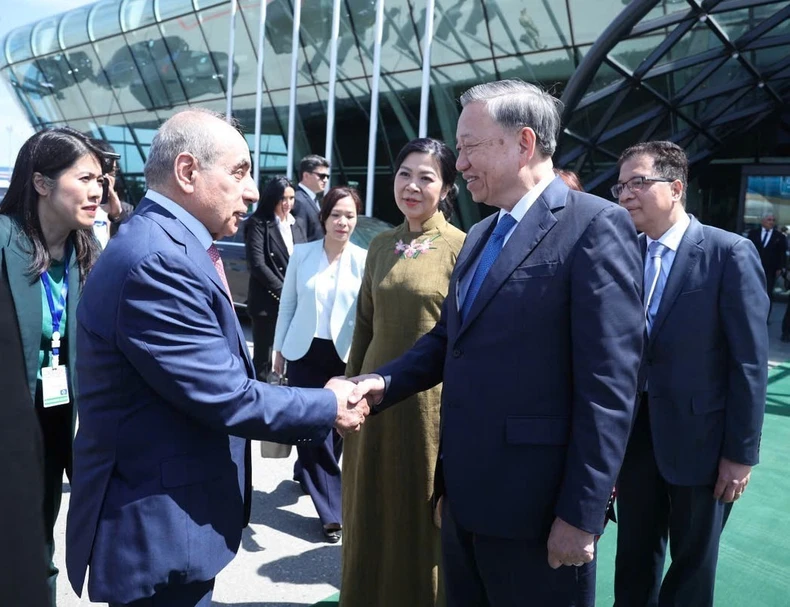 Tổng Bí thư kết thúc chuyến thăm Azerbaijan, lên đường thăm Liên bang Nga ảnh 1