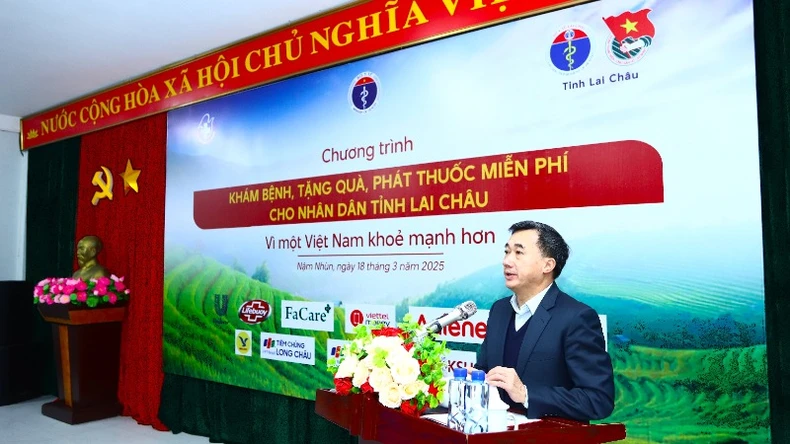 Khám bệnh, cấp thuốc miễn phí cho hơn 1.000 người dân huyện vùng cao Nậm Nhùn ảnh 3