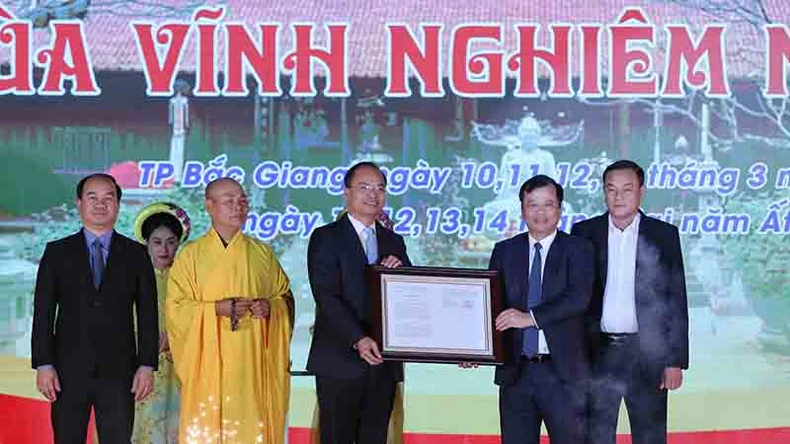 Bộ tượng Tam Tổ Trúc Lâm chùa Vĩnh Nghiêm là bảo vật quốc gia ảnh 1