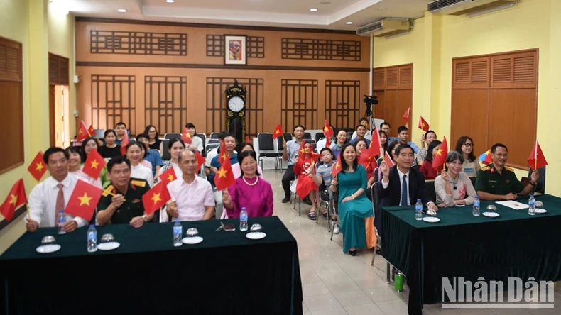 Mít-tinh kỷ niệm 50 năm Ngày Giải phóng miền nam, thống nhất đất nước tại Thái Lan ảnh 1