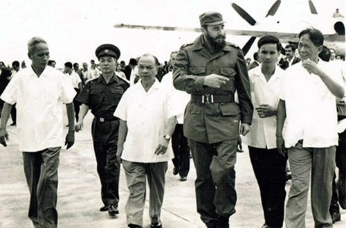 Chủ tịch Hồ Chí Minh - Ngọn đuốc soi đường cho tự do, công lý và hòa bình nhân loại ảnh 1