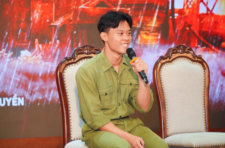 Tác phẩm "Mưa đỏ" bước vào điện ảnh ảnh 4