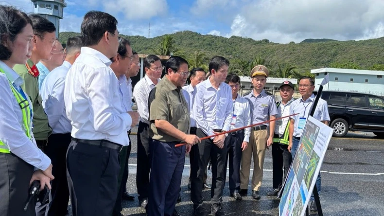Thủ tướng Phạm Minh Chính cho ý kiến về định hướng quy hoạch Cảng hàng không Côn Đảo. (Ảnh: VŨ TÂN)