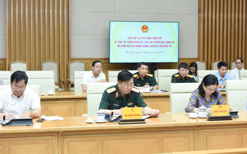 Chấn chỉnh, siết chặt công tác chống buôn lậu, gian lận thương mại và hàng giả, hàng nhái ảnh 1