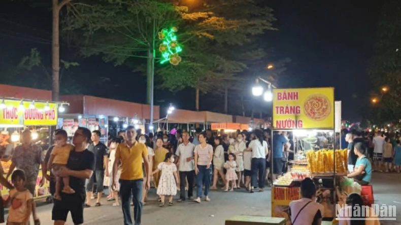 Hàng chục nghìn người háo hức trải nghiệm phố đi bộ ở tỉnh Thái Bình ảnh 5