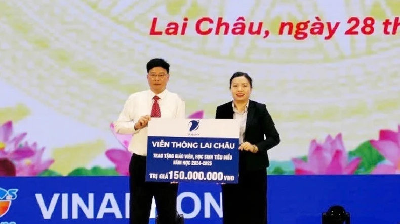 Lai Châu tuyên dương hàng trăm giáo viên và học sinh tiêu biểu ảnh 1