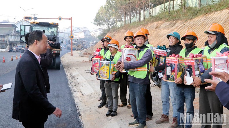 Bảo đảm tiến độ thi công các nút giao thông trọng điểm tại thành phố Đà Lạt ảnh 3