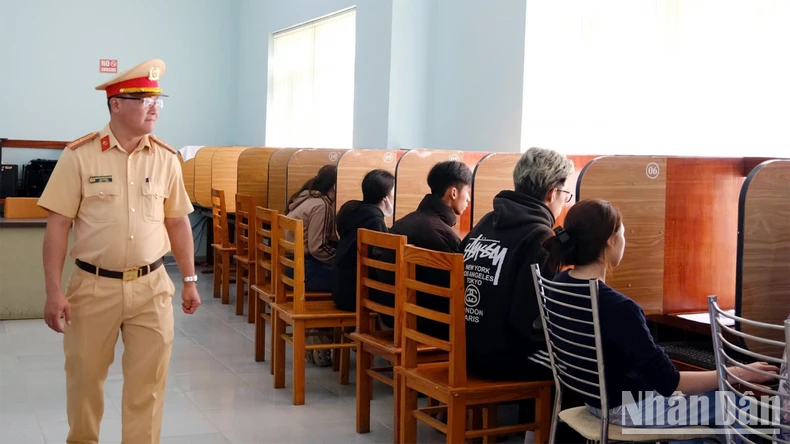 Lâm Đồng tổ chức kỳ sát hạch lái xe đầu tiên do công an tổ chức ảnh 3