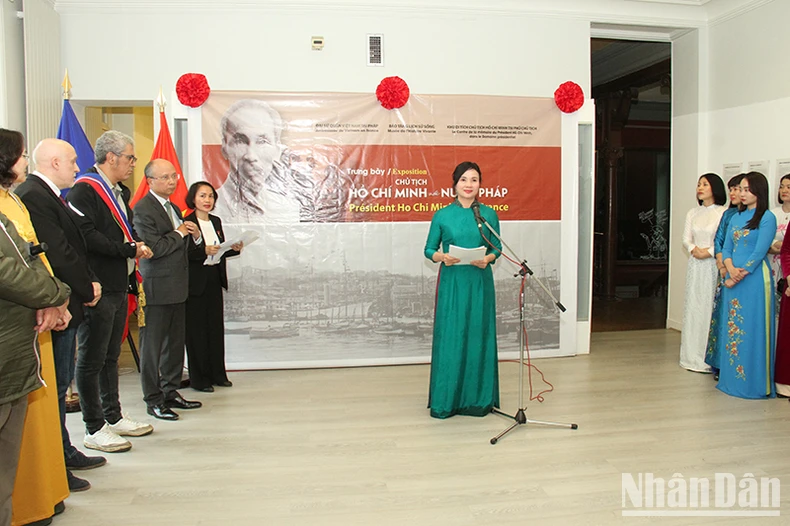 Triển lãm "Chủ tịch Hồ Chí Minh với nước Pháp” ảnh 6