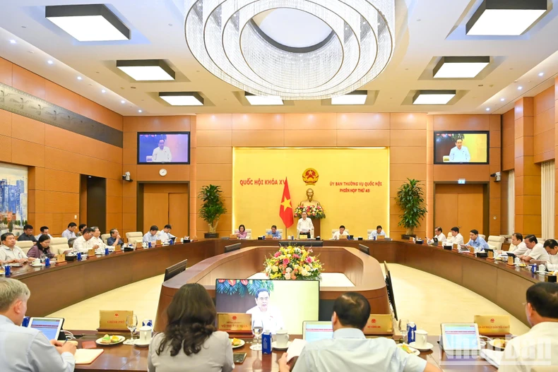 Thảo luận thấu đáo, kỹ lưỡng một số nội dung quan trọng trình Quốc hội ảnh 1