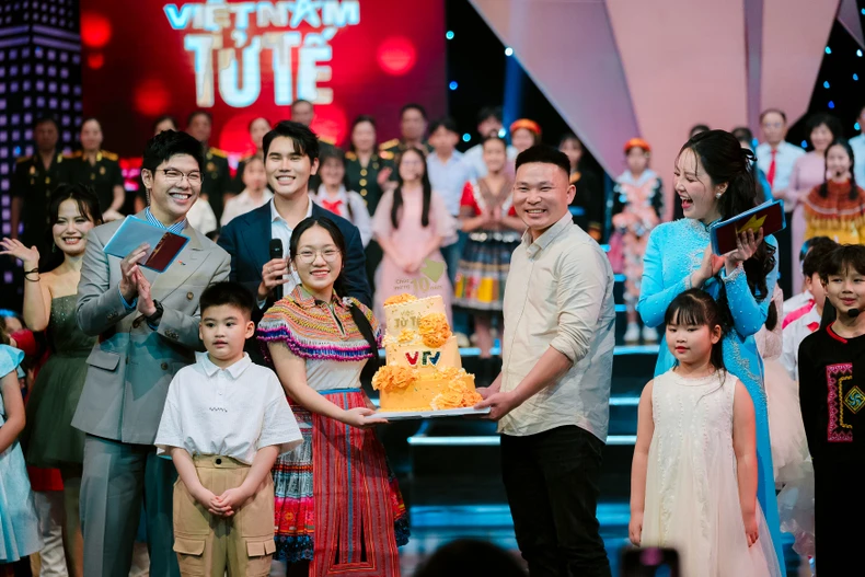 Hành trình 3650 ngày làm nên những điều diệu kỳ của "Việc tử tế" ảnh 1 Hành trình 3650 ngày làm nên những điều diệu kỳ của "Việc tử tế" ảnh 1