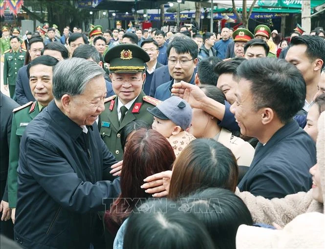 Tổng Bí thư Tô Lâm dâng hương tưởng niệm các Vua Hùng ảnh 5