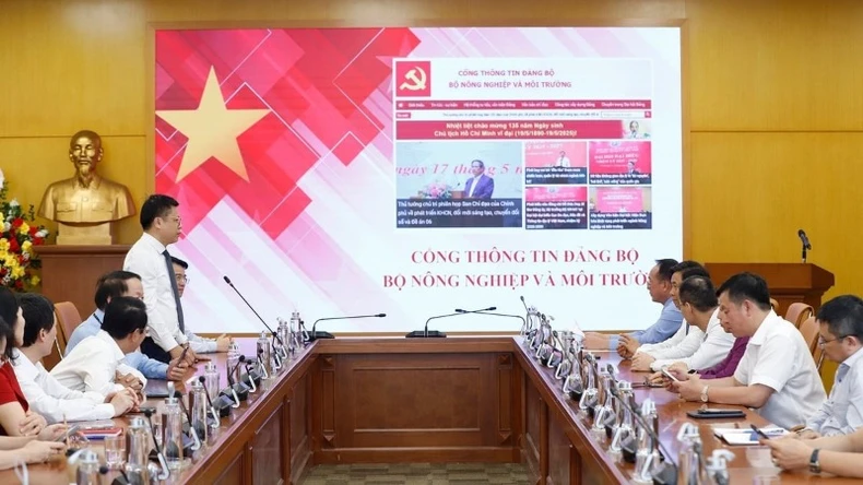 Ra mắt Cổng thông tin Đảng bộ Bộ Nông nghiệp và Môi trường và Trang thông tin Đại hội ảnh 2