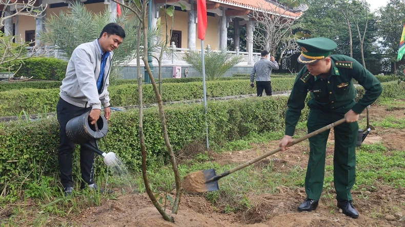 Bình Định phát động Tết trồng cây 'Đời đời nhớ ơn Bác Hồ' - Xuân Ất Tỵ năm 2025 ảnh 1