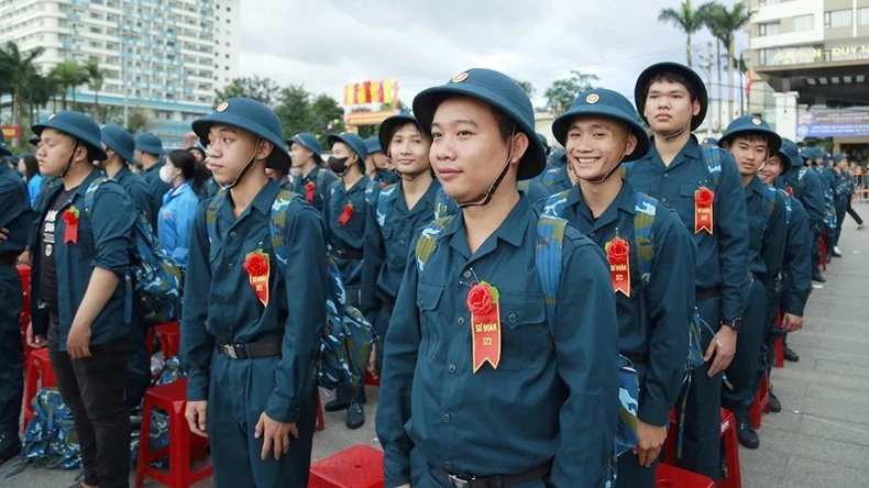 Bình Định tổ chức Lễ giao, nhận quân năm 2025 với tinh thần “Ra đi là chiến thắng, trở về là vinh quang” ảnh 2