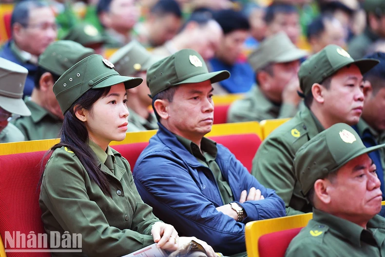 Tuyên dương công an xã và lực lượng tham gia bảo vệ an ninh trật tự ở cơ sở ảnh 1