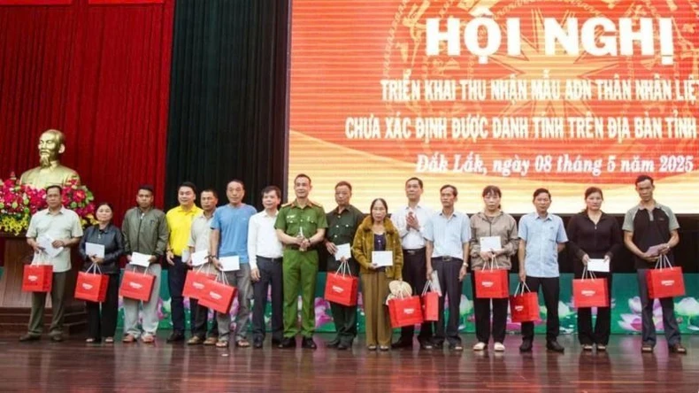 Thu nhận mẫu ADN thân nhân các liệt sĩ chưa xác định được danh tính ở Đắk Lắk ảnh 3