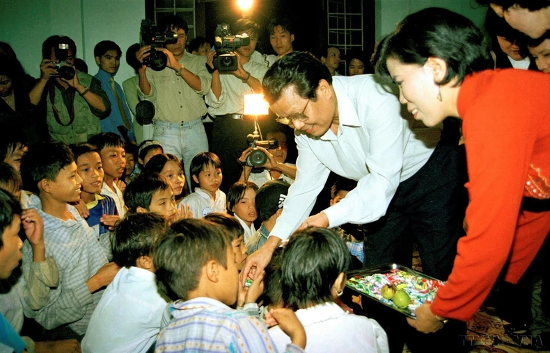 Đồng chí Trần Đức Lương - nhà lãnh đạo hết lòng phục vụ sự nghiệp cách mạng ảnh 2
