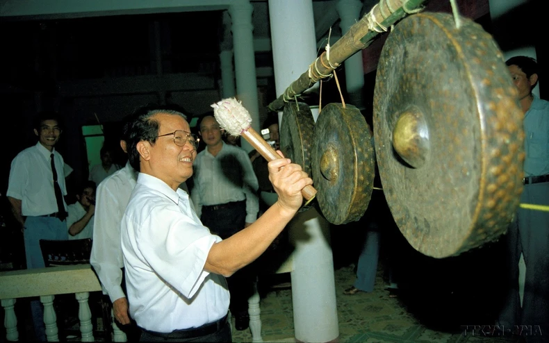 Đồng chí Trần Đức Lương - nhà lãnh đạo hết lòng phục vụ sự nghiệp cách mạng ảnh 4