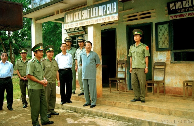 Đồng chí Trần Đức Lương - nhà lãnh đạo hết lòng phục vụ sự nghiệp cách mạng ảnh 5