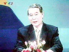 Giáo viên Nguyễn Anh Dũng dạy toán trên VTV2.