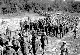 Hàng binh Pháp trong chiến dịch Điện Biên Phủ.