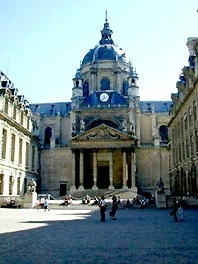 Khuôn viên Trường ĐH Sorbonne, Pháp.