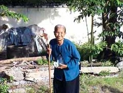 Phòng bệnh cho người cao tuổi lúc giao mùa