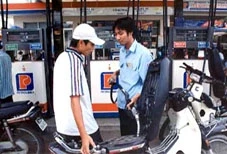 Pha cồn vào xăng, tiết kiệm hàng trăm triệu USD