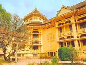 Bảo tàng Lịch sử Việt Nam.