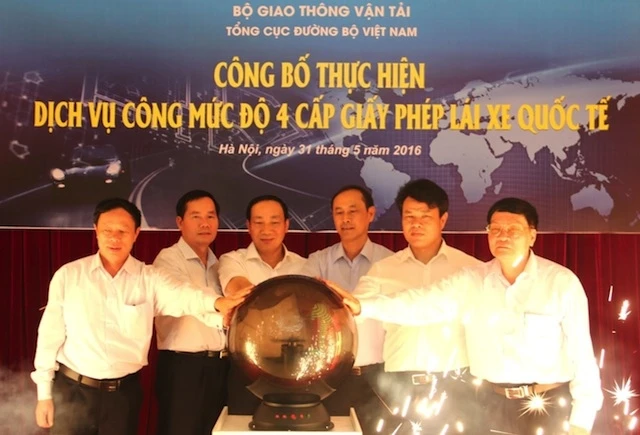 Khai trương dịch vụ cấp Giấy phép lái xe quốc tế trực tuyến