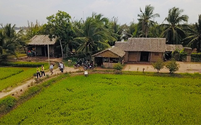 Bức tranh đồng quê Nam Bộ với mái nhà tranh vẫn còn hiện diện ở Cồn Chim.