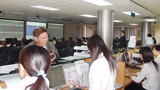 Thị trường chứng khoán Việt Nam đang tiếp cận các chuẩn mực quốc tế. Ảnh: NG.ANH