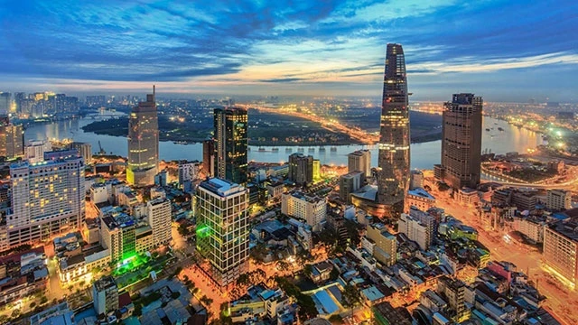 TP Hồ Chí Minh vững vàng là “đầu tàu” kinh tế của cả nước. Ảnh: CTV