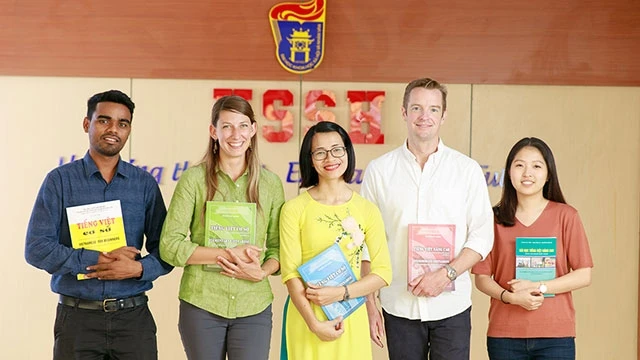 Ngày càng có nhiều sinh viên nước ngoài đăng ký học tập tại Việt Nam.