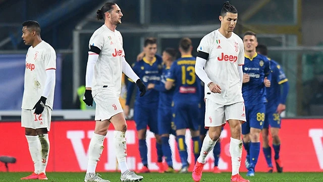 Juventus tự suy yếu, và trao cơ hội cho các đối thủ gây khó khăn cho chính mình.