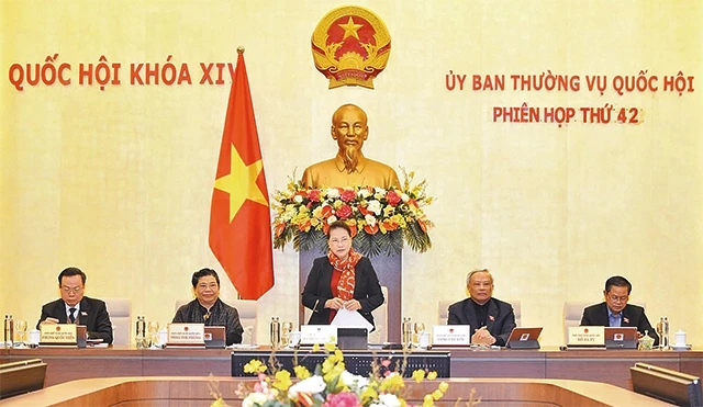 Chủ tịch Quốc hội Nguyễn Thị Kim Ngân phát biểu khai mạc Phiên họp thứ 42 Ủy ban Thường vụ Quốc hội. Ảnh: HOÀNG QUỲNH