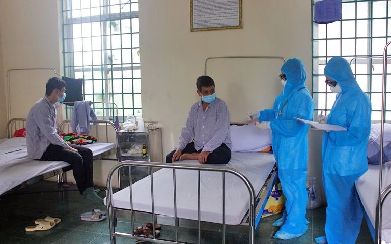 Bệnh nhân được kiểm tra sức khỏe thường xuyên tại Phòng khám Ða khoa khu vực Quang Hà (Bình Xuyên, Vĩnh Phúc). Ảnh: Kim Lý