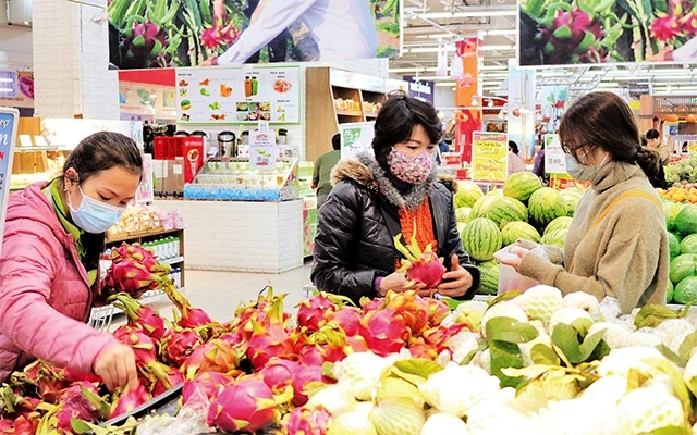 Sản phẩm thanh long ruột đỏ miền tây được giới thiệu tại siêu thị BigC Hà Nội.Ảnh: THANH TÂN