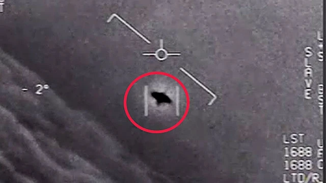 Hình ảnh về UFO được cắt ra từ một đoạn video do Lầu năm góc công bố. Ảnh: ABC NEWS
