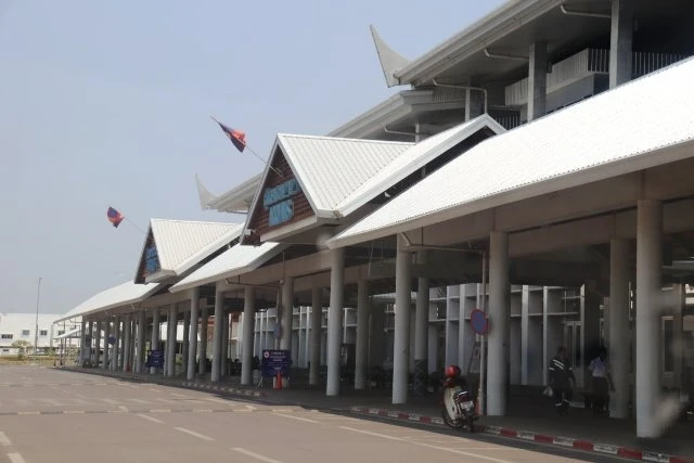 Sân bay quốc tế Wattay tại Thủ đô Vientiane vẫn tiếp tục đóng cửa vô thời hạn.